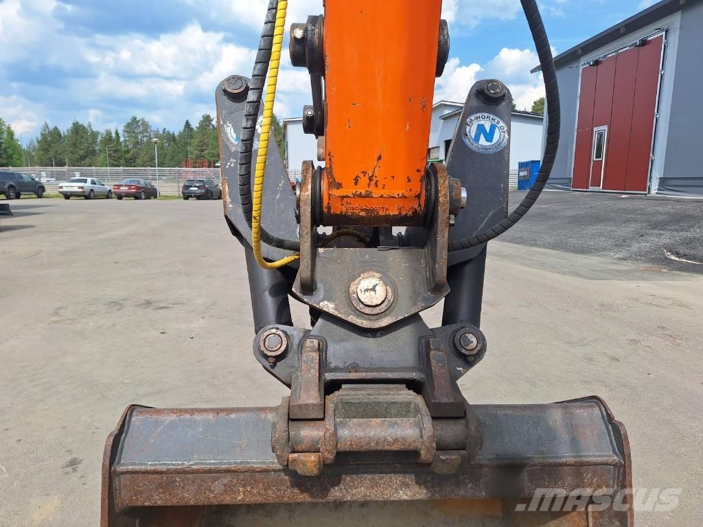 Doosan DX160LCH-5 METSÄMALLI KALLISTAJALLA Excavadoras sobre orugas