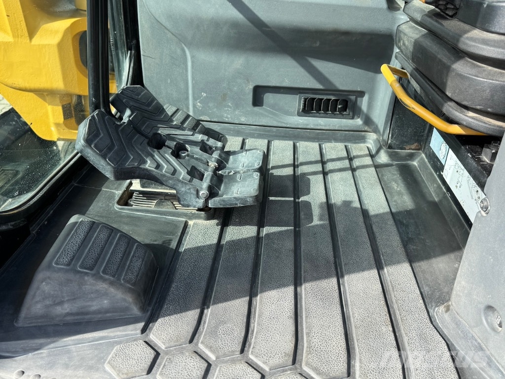 CAT 308 CR Малые экскаваторы 7т-12т