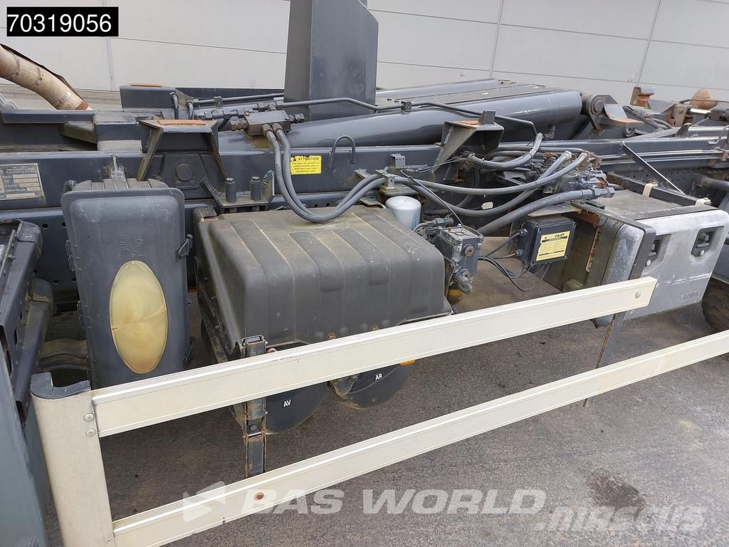 MAN TGA 18.310 4X2 14 tons hooklift steelsuspension Ma Camiones polibrazo