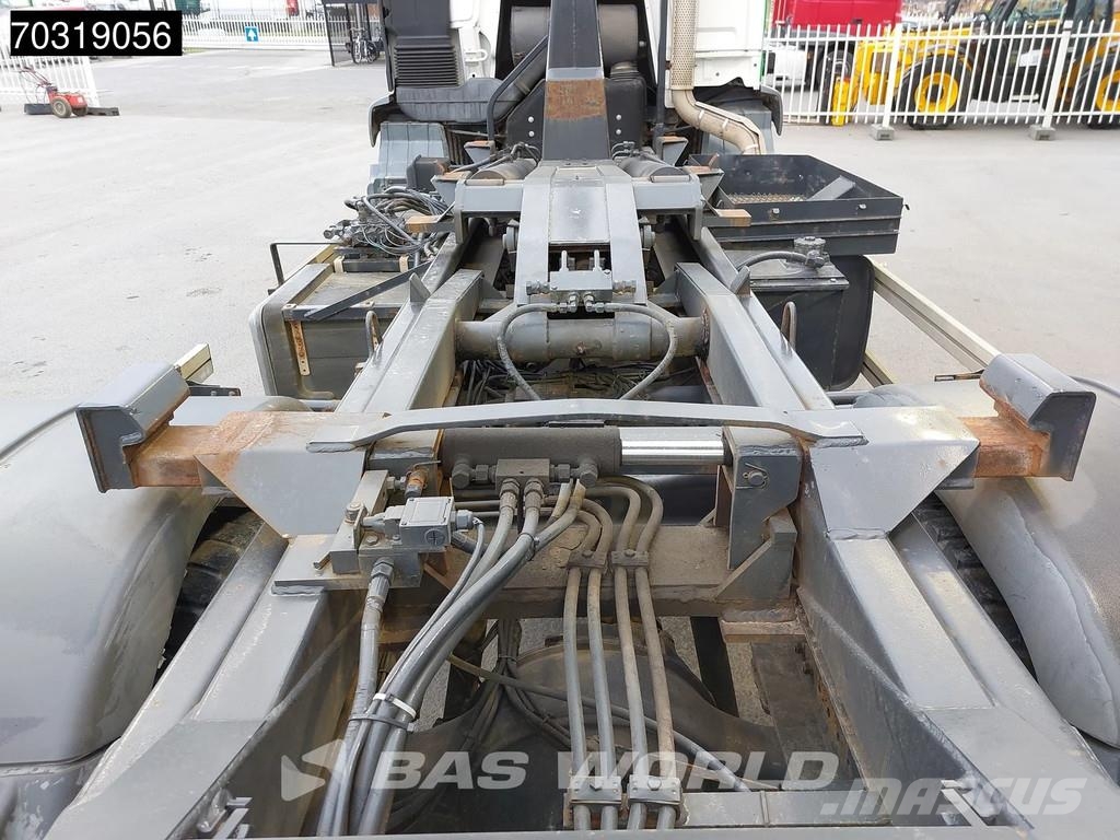 MAN TGA 18.310 4X2 14 tons hooklift steelsuspension Ma Вантажівки з гаковим підйомом