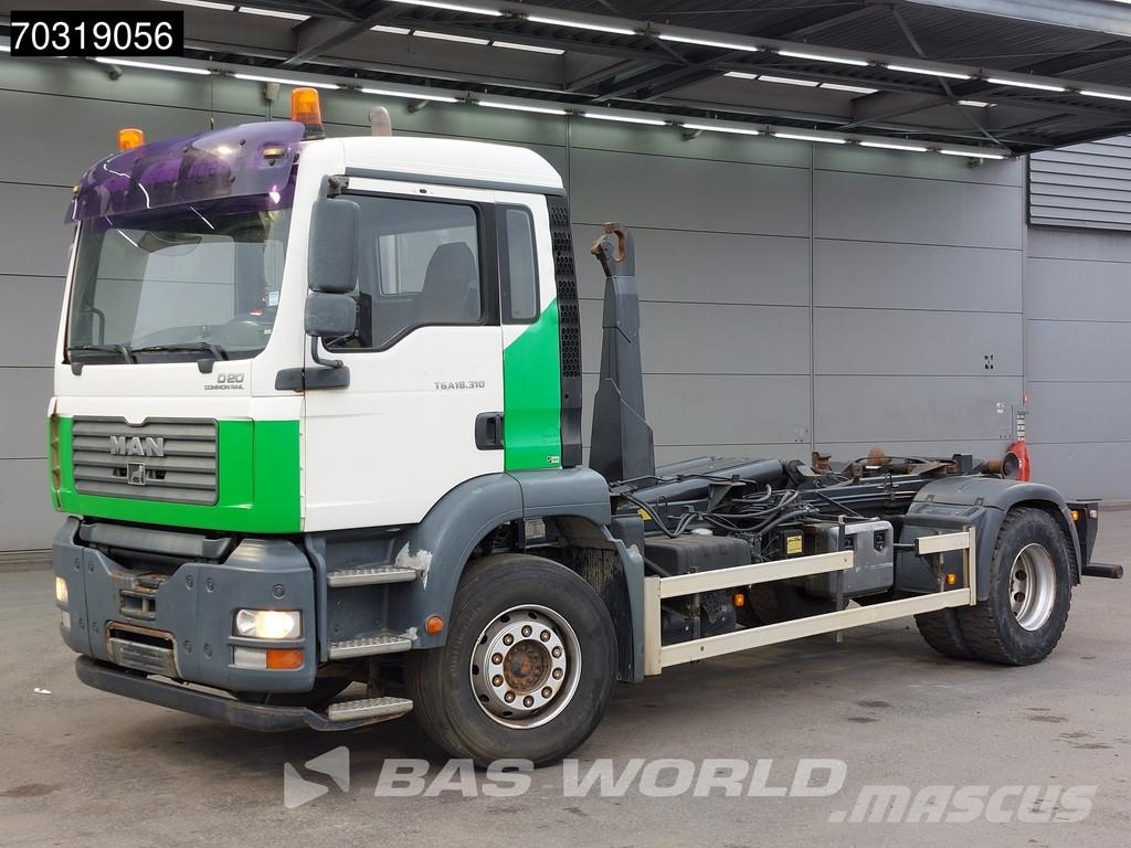 MAN TGA 18.310 4X2 14 tons hooklift steelsuspension Ma Вантажівки з гаковим підйомом