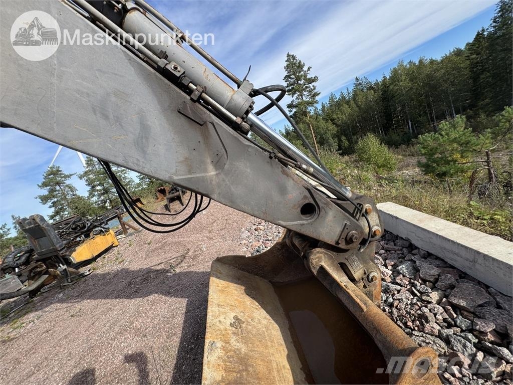 Volvo EC230B Rupsgraafmachines