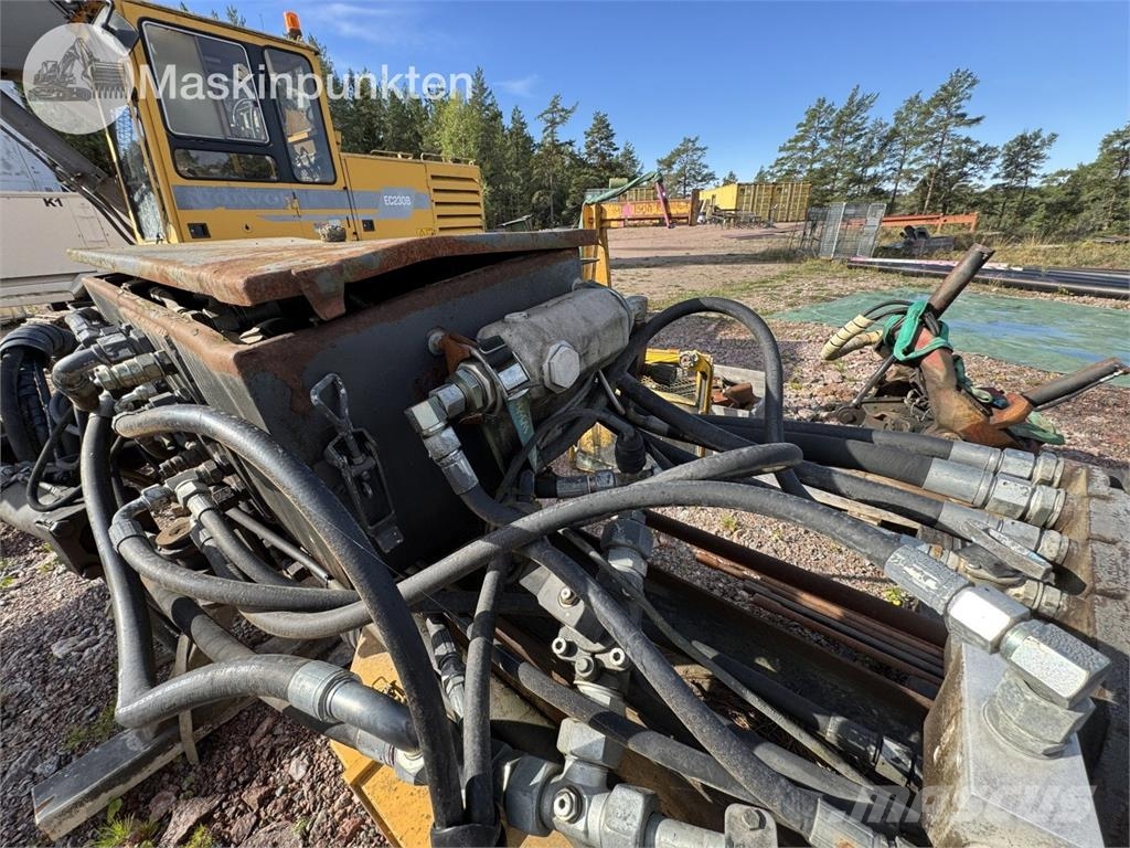 Volvo EC230B Rupsgraafmachines