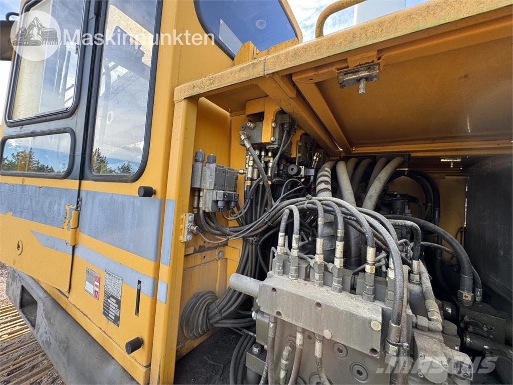 Volvo EC230B Rupsgraafmachines