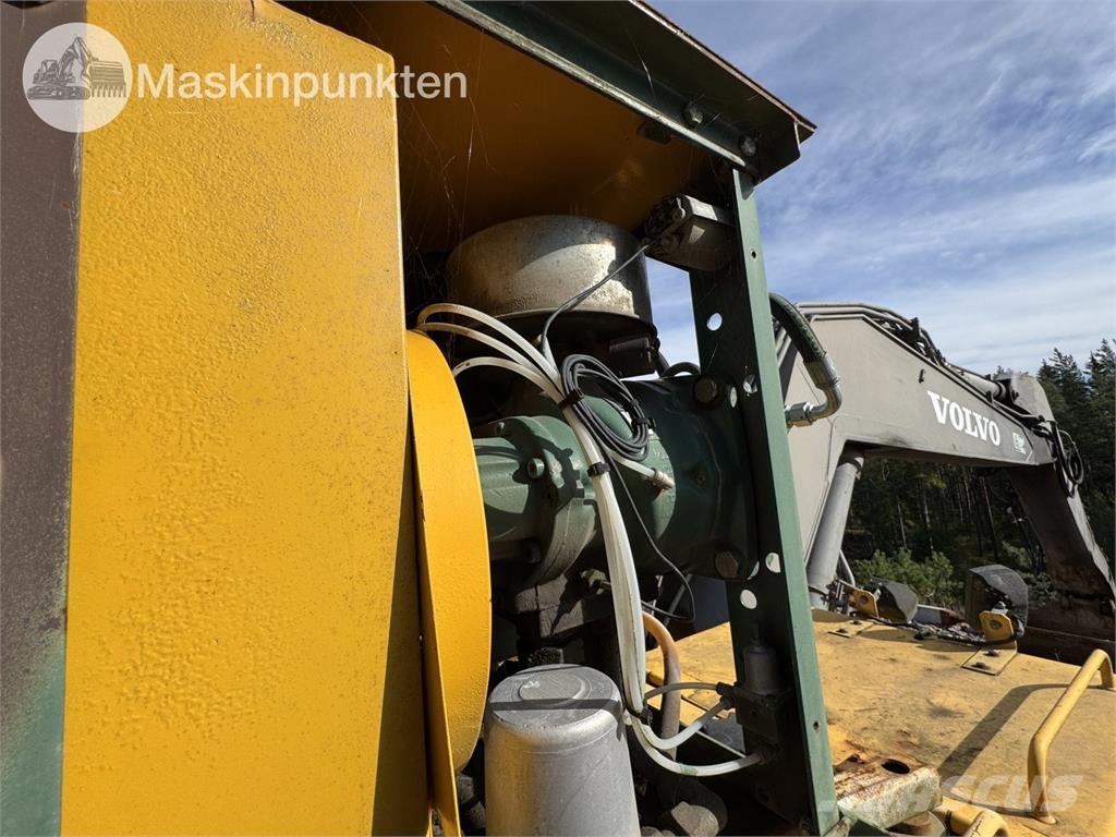 Volvo EC230B Rupsgraafmachines