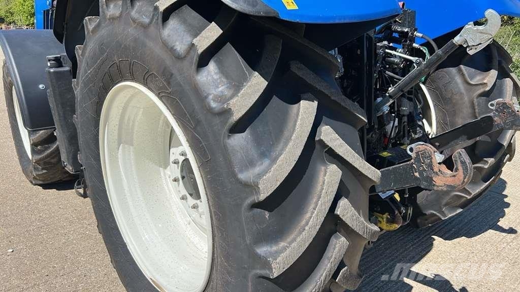 New Holland T7.225 AutoCommand Traktorid