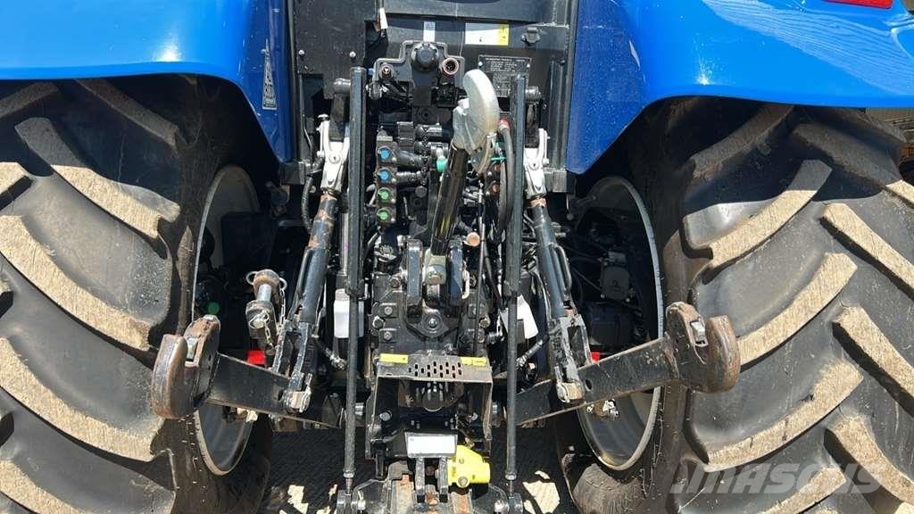 New Holland T7.225 AutoCommand Traktorid