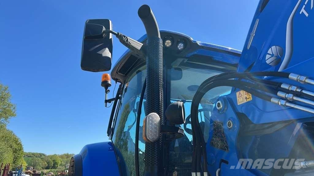 New Holland T7.225 AutoCommand Traktorid