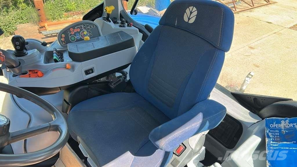 New Holland T7.225 AutoCommand Traktorid