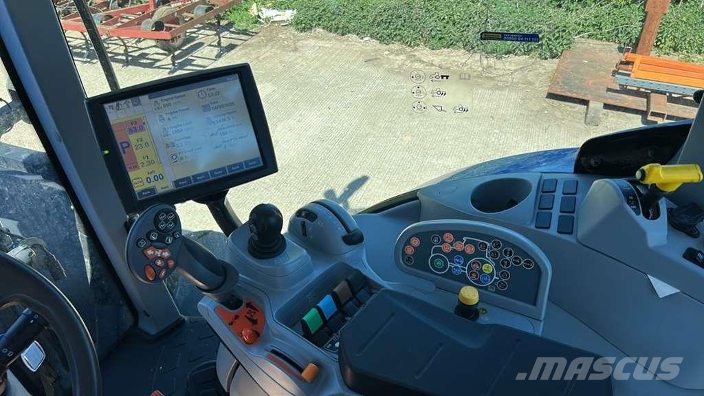 New Holland T7.225 AutoCommand Traktorid