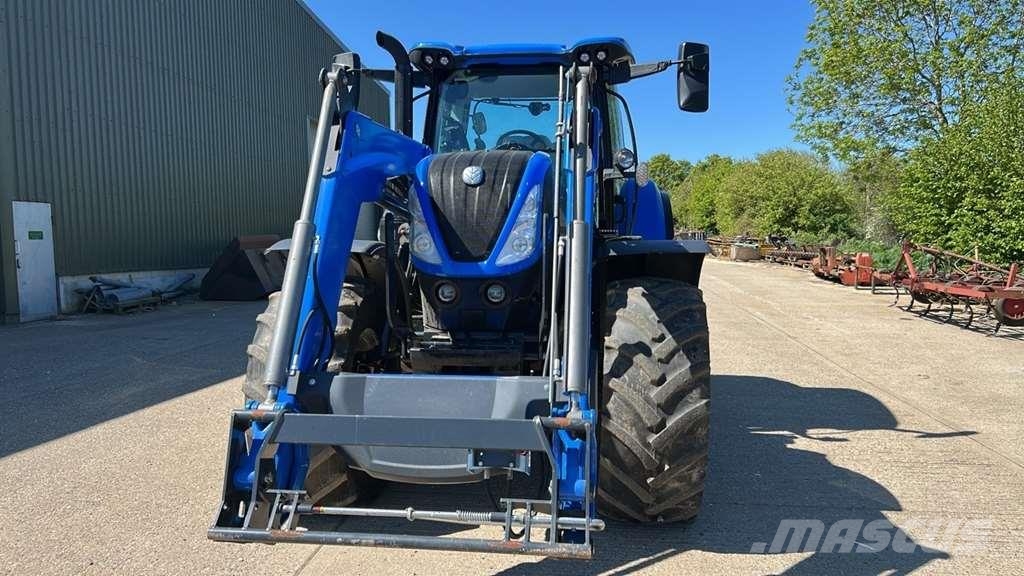 New Holland T7.225 AutoCommand Traktorid
