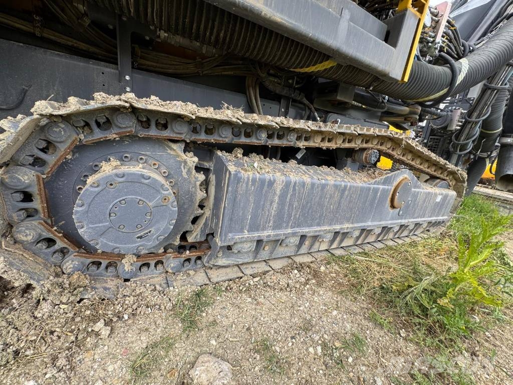 Epiroc D60-10LF サーフェイスドリルリグ