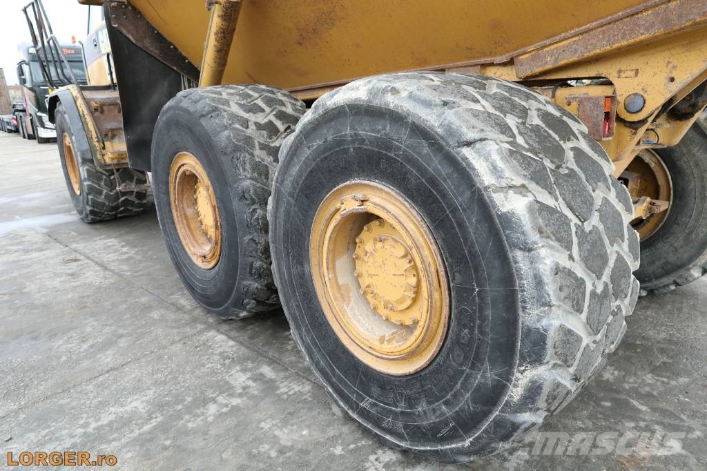CAT 730 Dumper - Knickgelenk