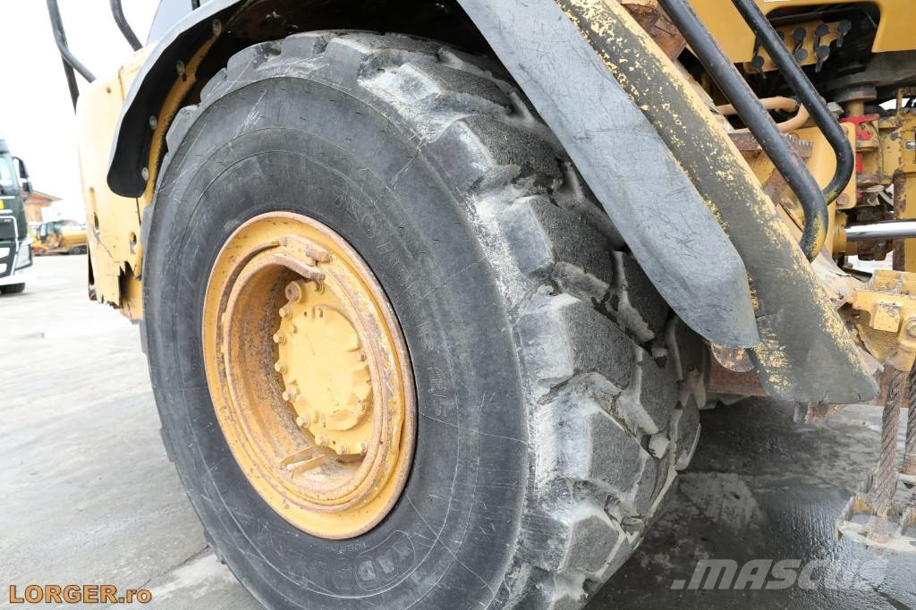 CAT 730 Dumper - Knickgelenk