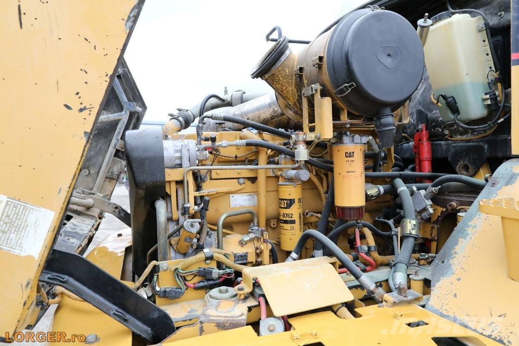 CAT 730 Dumper - Knickgelenk