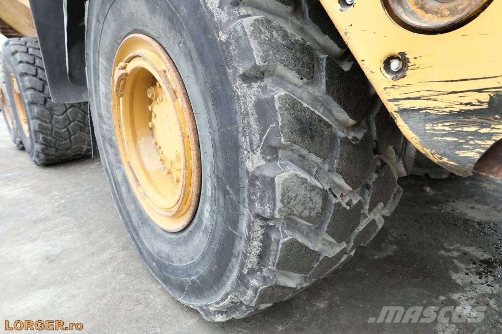 CAT 730 Dumper - Knickgelenk