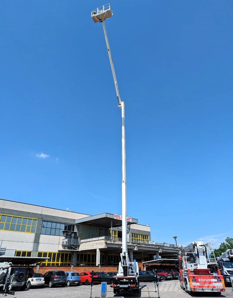 Cela Truck DT37 Platforme aeriene montate pe camion