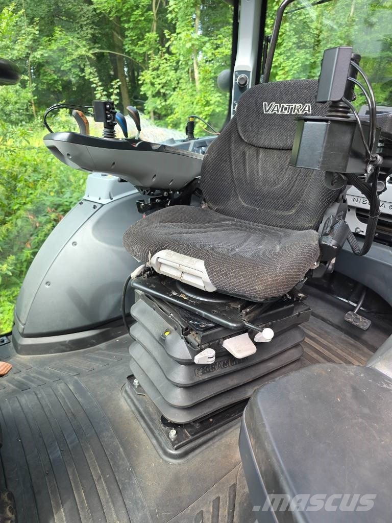 Valtra N 114 HiTech Harvesters