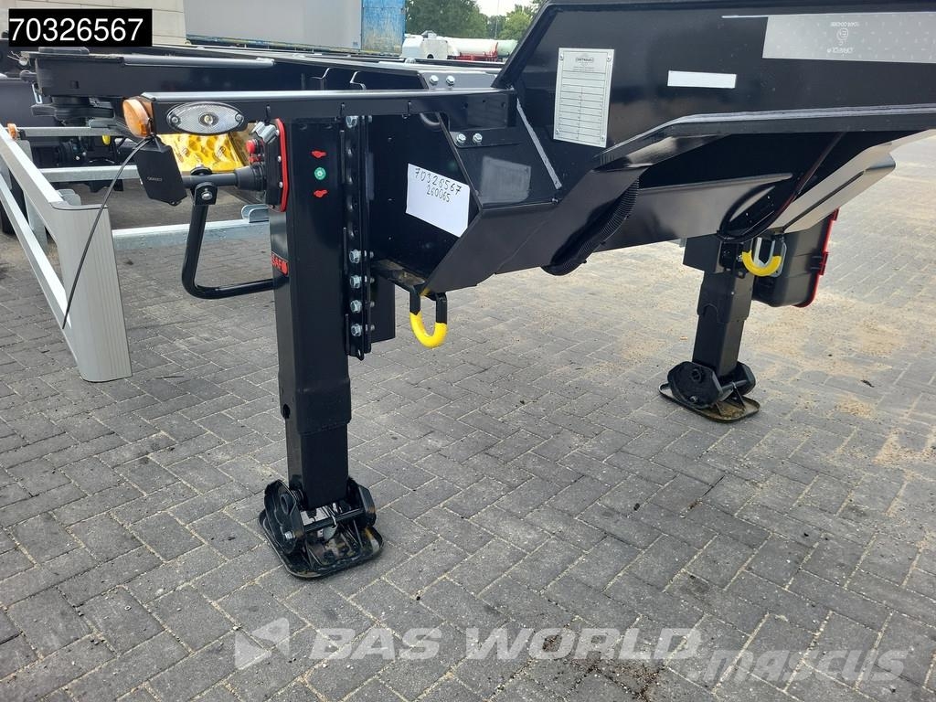 Orthaus Euro Slider 425 3 axles Mutli'45 Lift Axle Extenda Semirremolques portacontenedores