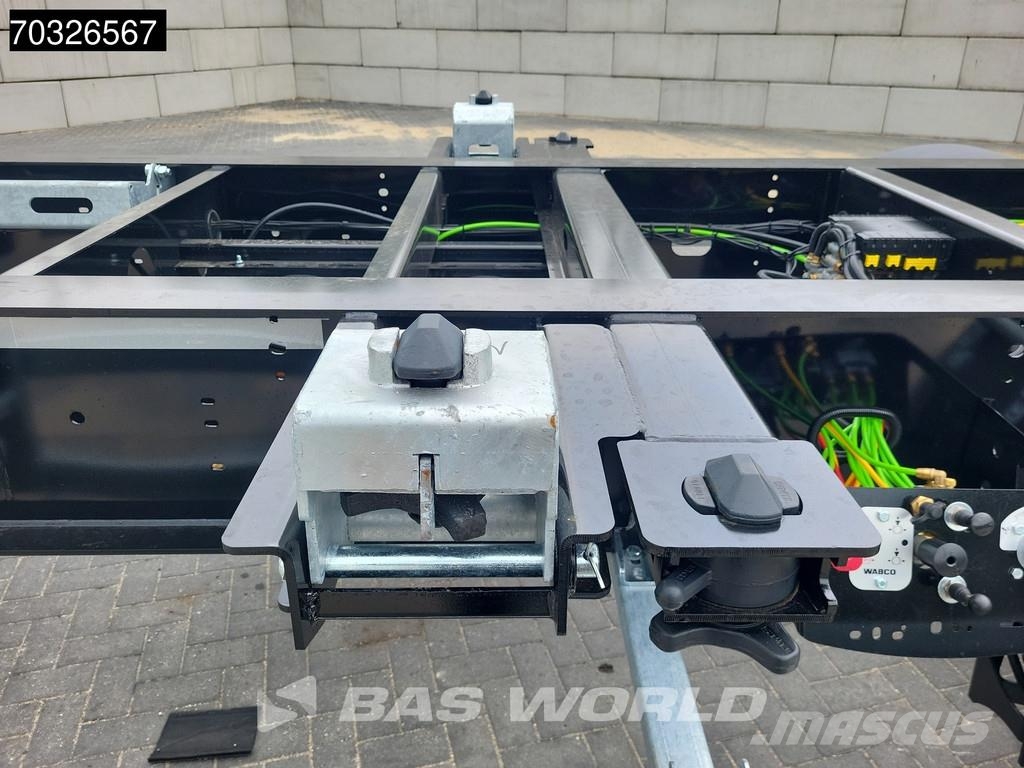 Orthaus Euro Slider 425 3 axles Mutli'45 Lift Axle Extenda Semirremolques portacontenedores