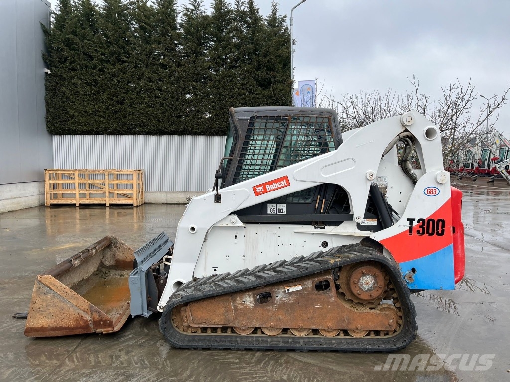 Bobcat T 300 لوادر انزلاقية التوجيه