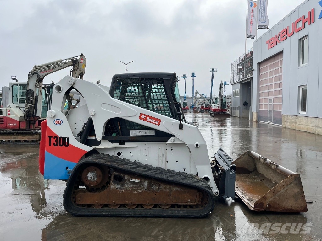 Bobcat T 300 لوادر انزلاقية التوجيه