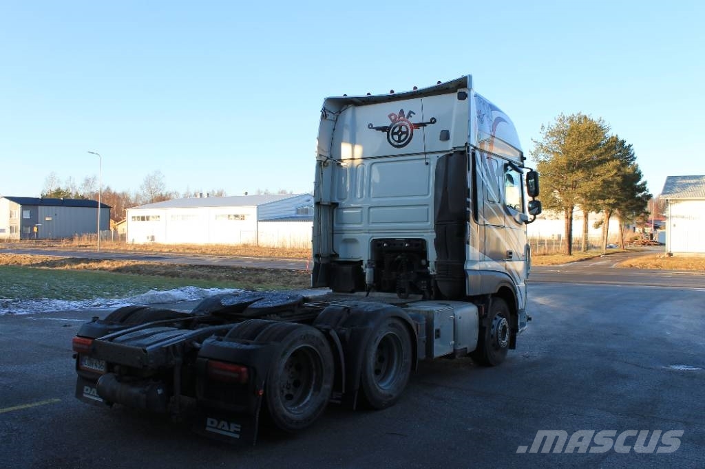 DAF XF 530 FTS 曳引機組件