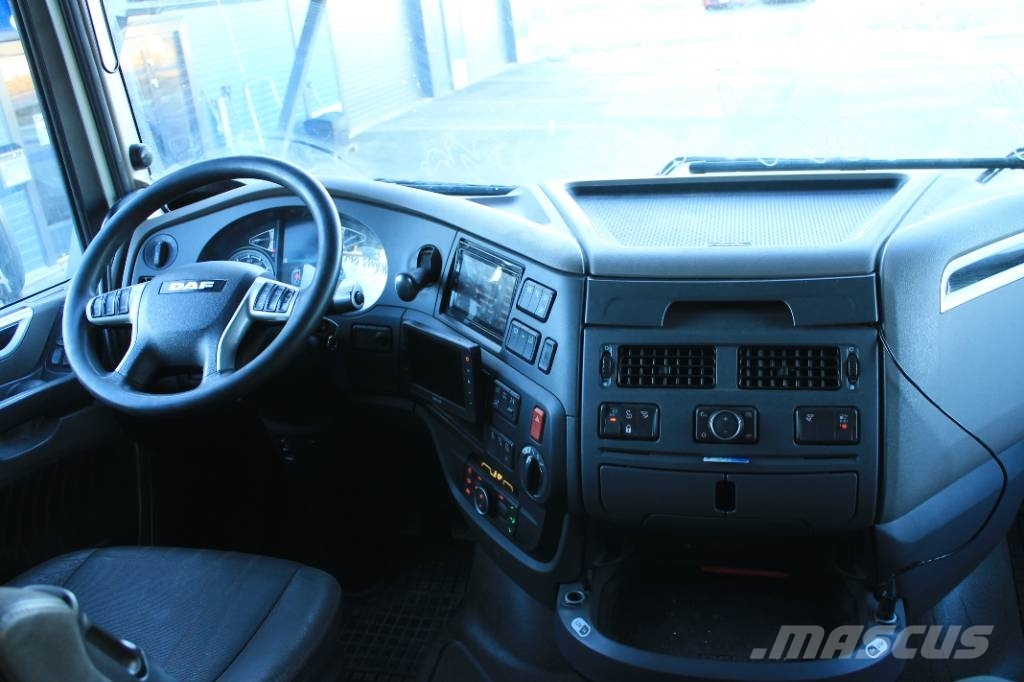 DAF XF 530 FTS 曳引機組件