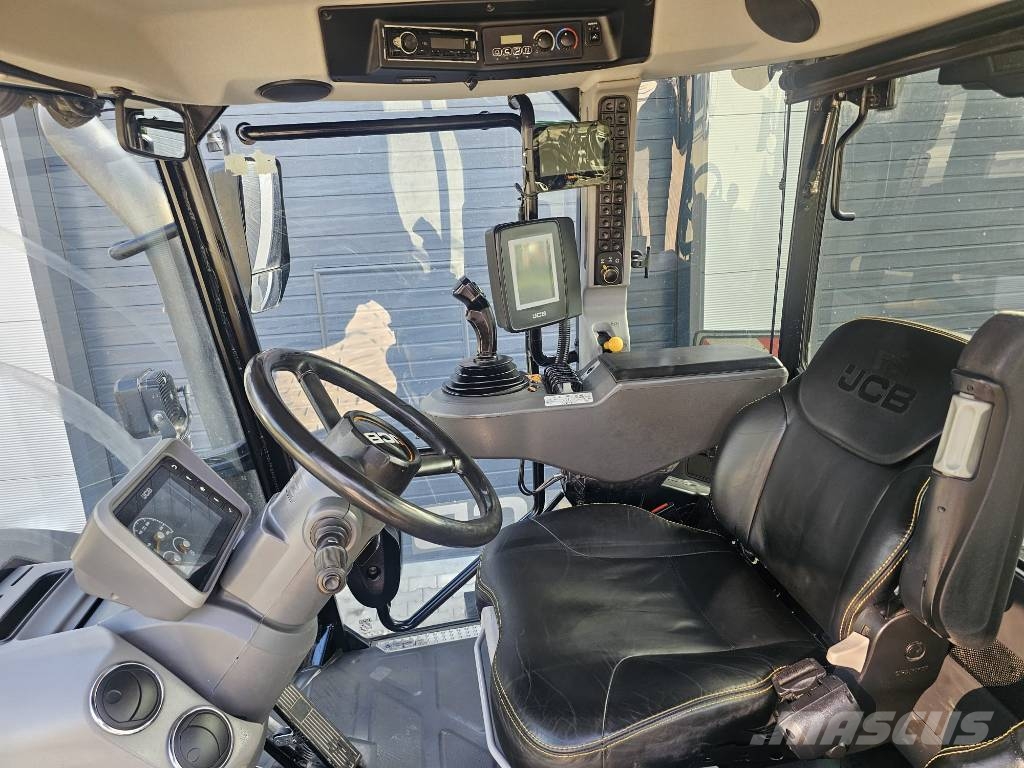 JCB FASTRAC 4220 Tratores Agrícolas usados