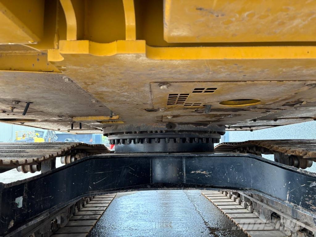 CAT 313 Kāpurķēžu ekskavatori