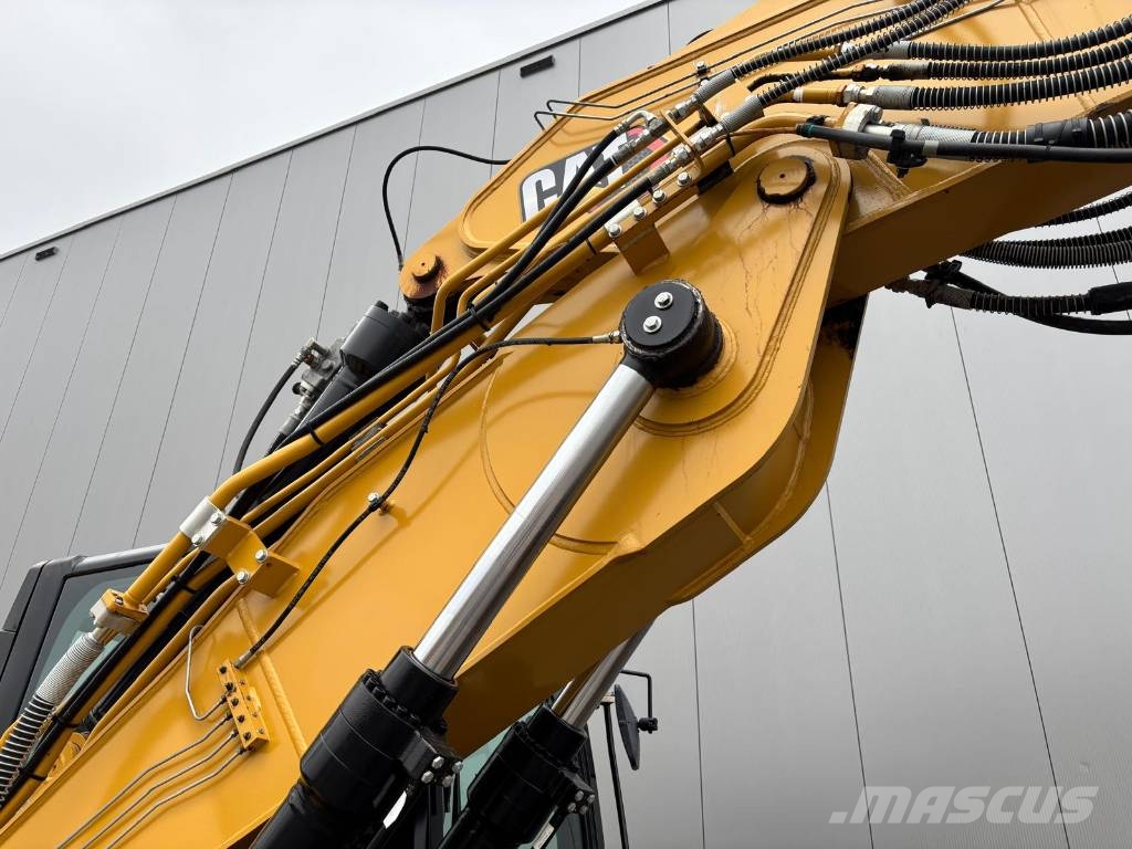CAT 313 Kāpurķēžu ekskavatori