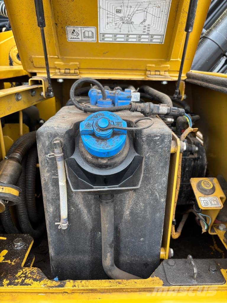 CAT 313 Kāpurķēžu ekskavatori