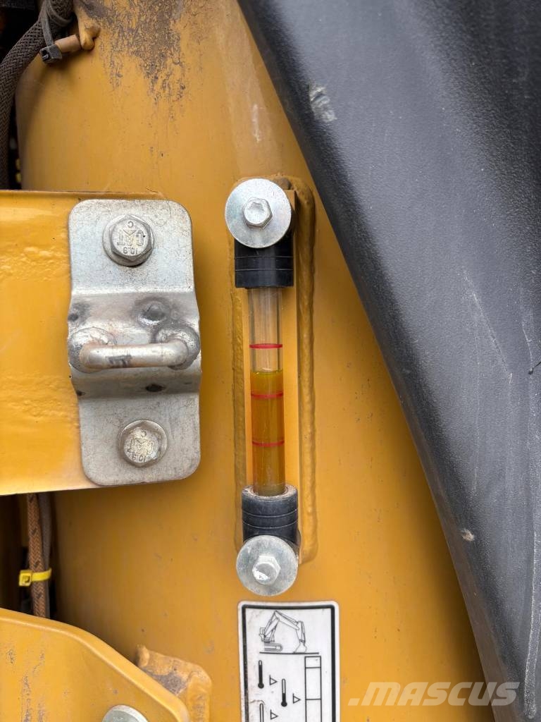 CAT 313 Kāpurķēžu ekskavatori