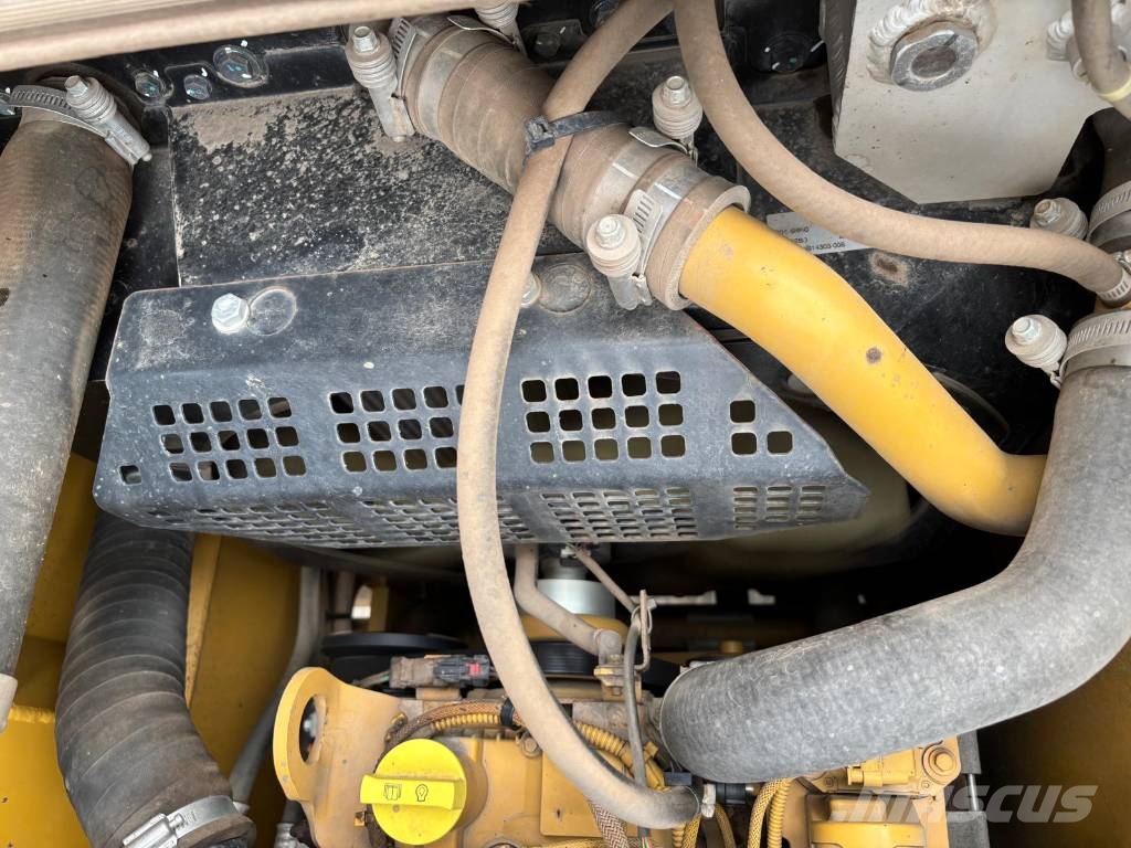 CAT 313 Kāpurķēžu ekskavatori