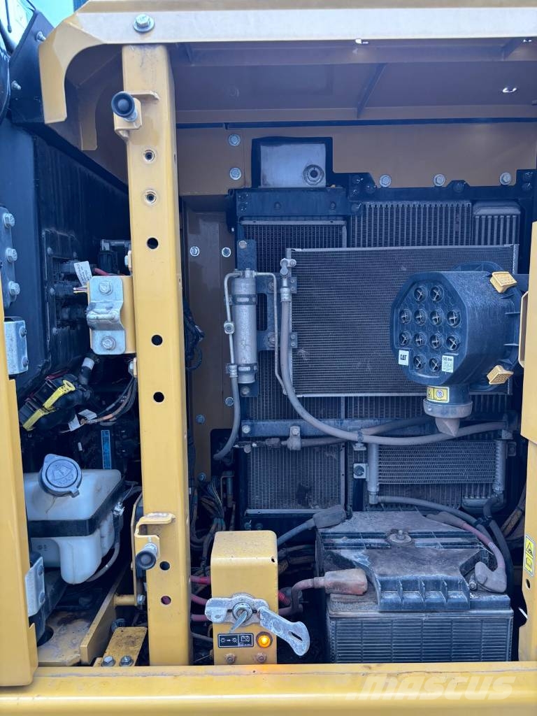 CAT 313 Kāpurķēžu ekskavatori