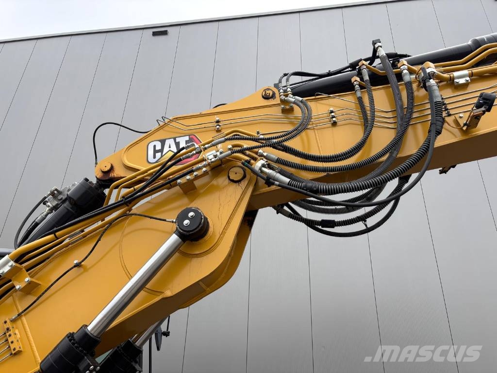 CAT 313 Kāpurķēžu ekskavatori