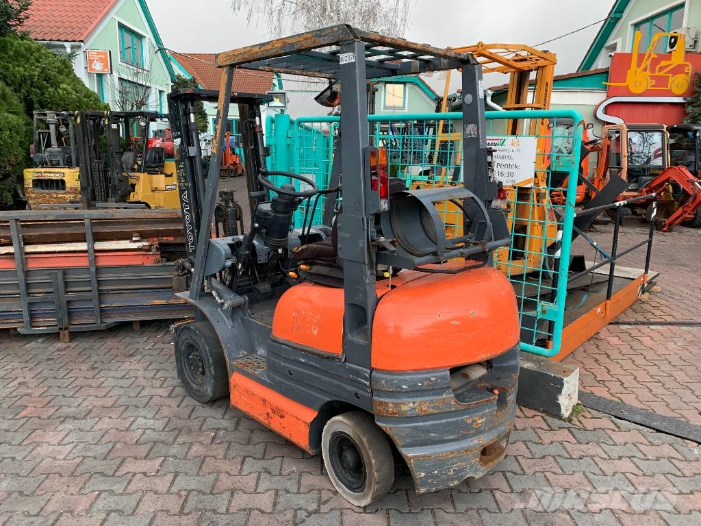 Toyota 6 FGF 15 V-2378 OB LPG (dujiniai) krautuvai