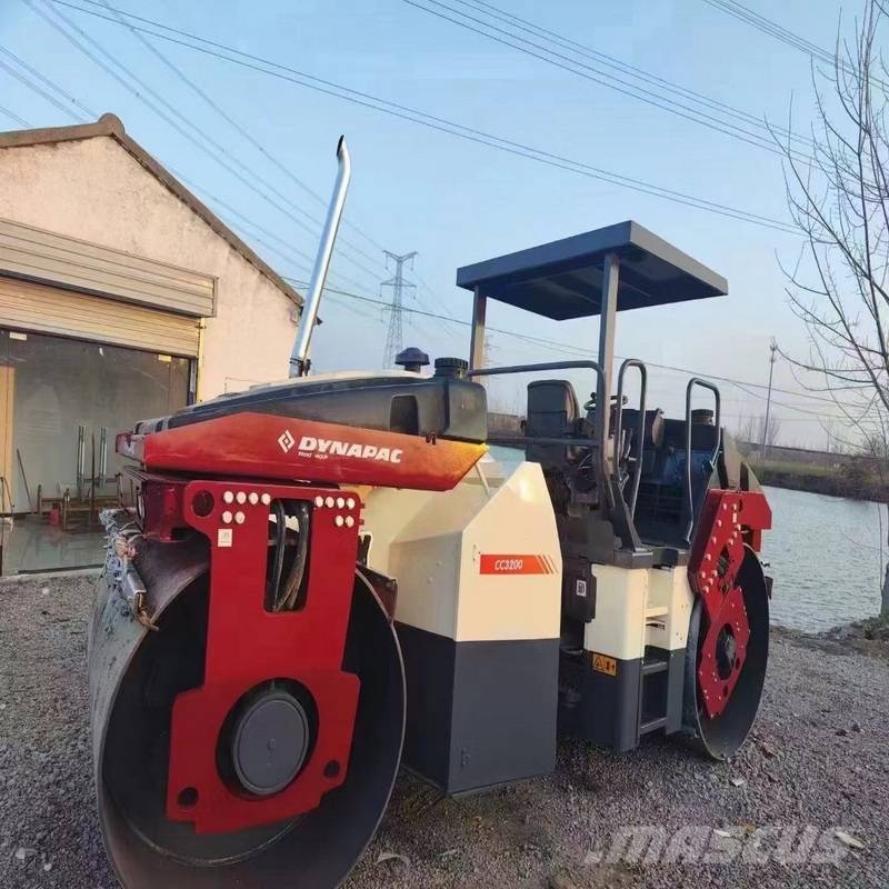 Dynapac CC3200 Valjci sa duplim bubnjem