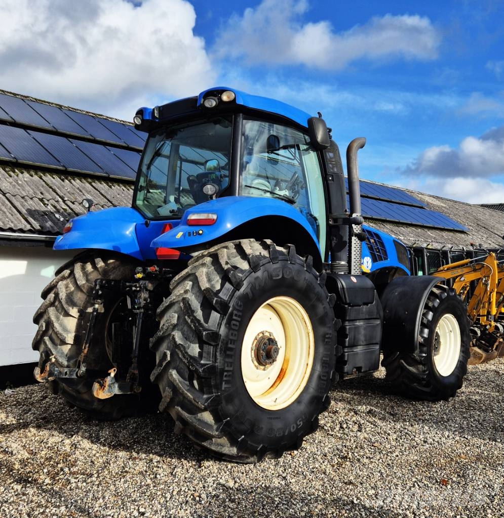 New Holland T 8.300 Traktoren