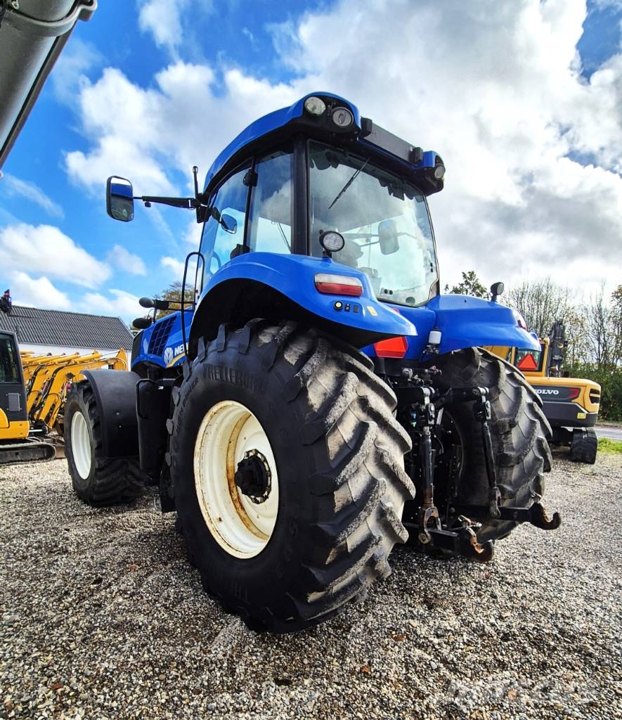 New Holland T 8.300 Traktoren