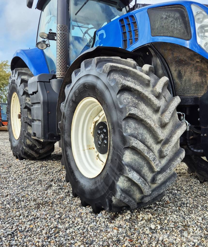New Holland T 8.300 Traktoren