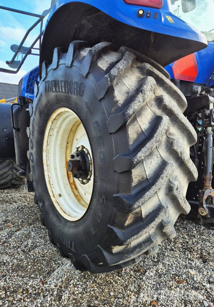 New Holland T 8.300 Traktoren