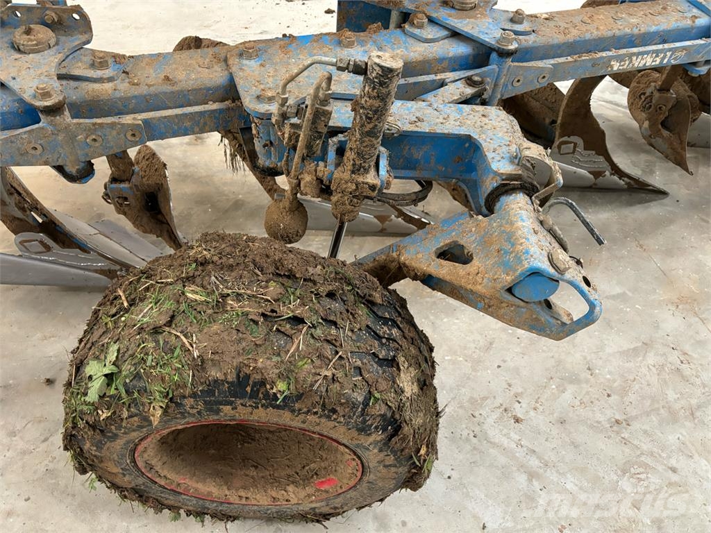 Lemken Juwel 8v Charruas convencionais