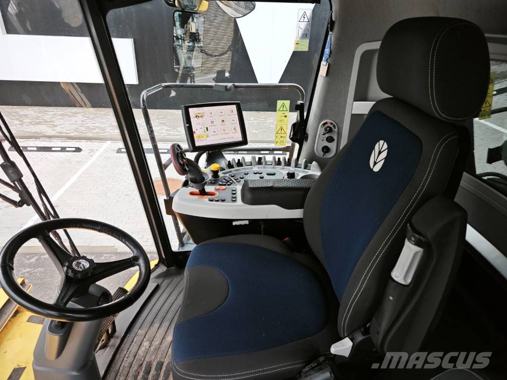 New Holland CX 8.85 Combine harvesters