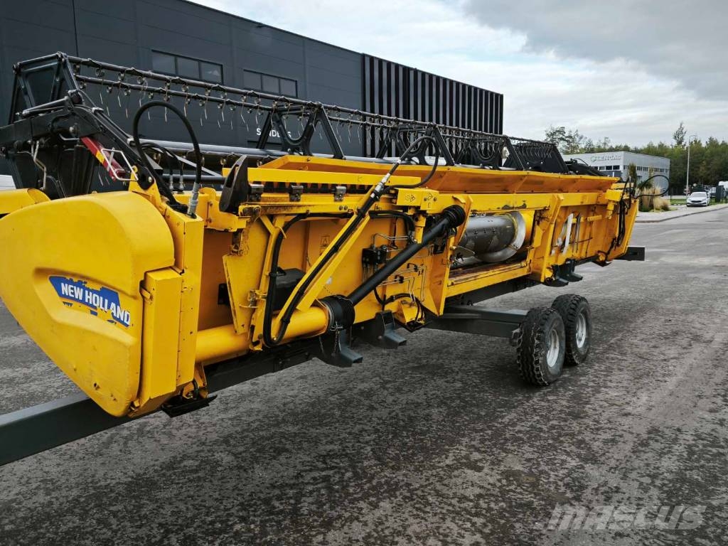 New Holland CX 8.85 Combine harvesters