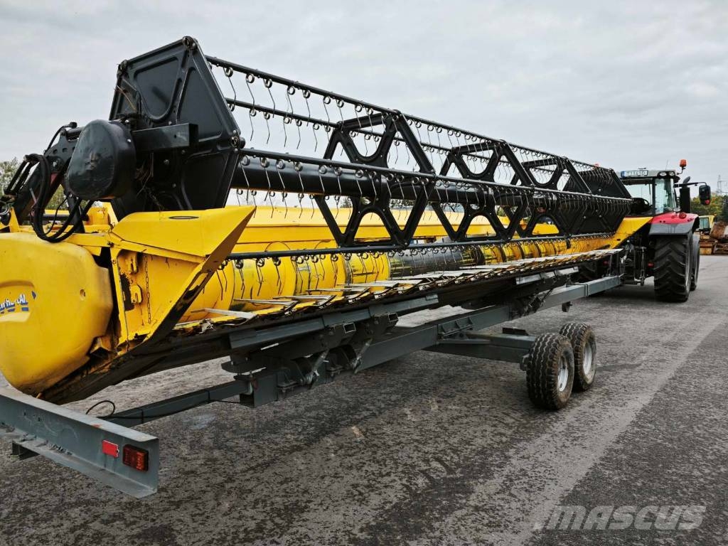 New Holland CX 8.85 Combine harvesters