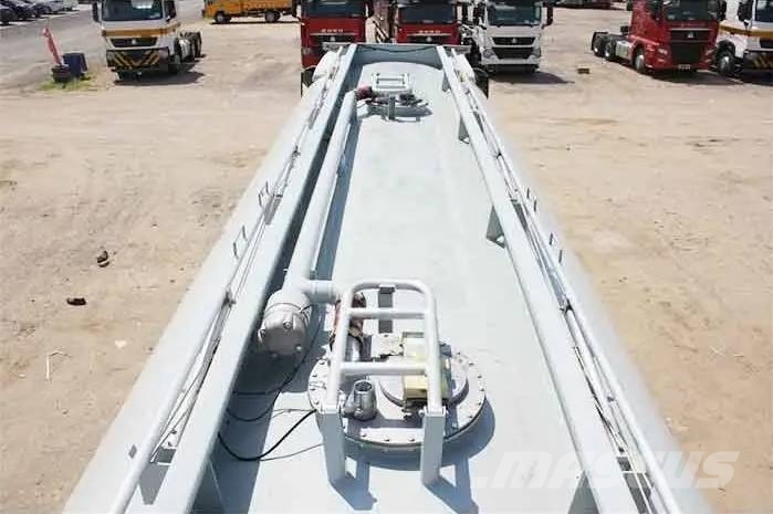 Howo 12 Wheeler Oil Tanker Trucks Tanker trucks
