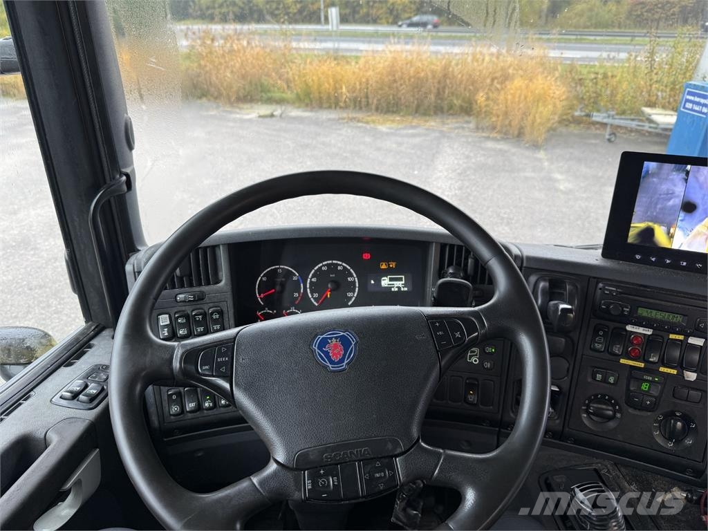 Scania P380 6X2 Koukkulava kuorma-autot