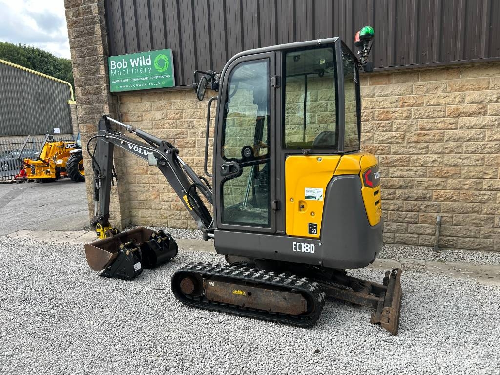 Volvo EC18D 小型挖掘机