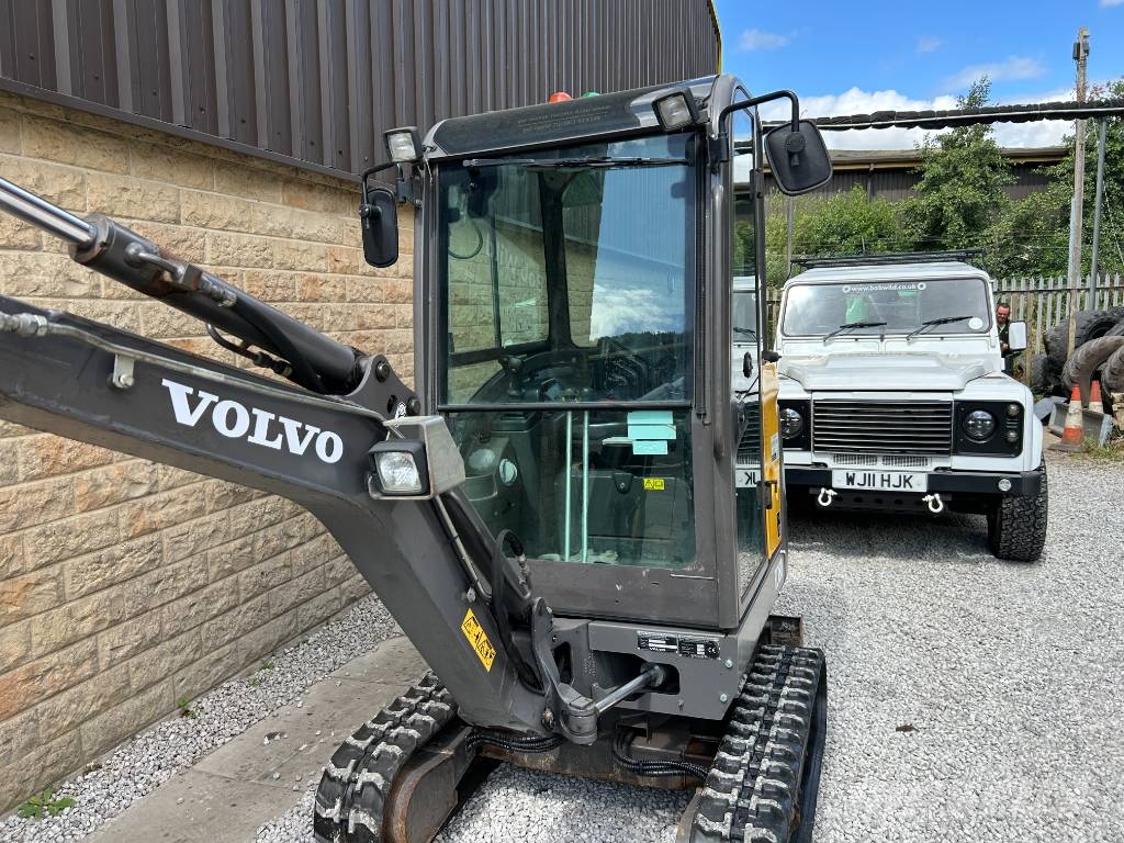 Volvo EC18D 小型挖掘机
